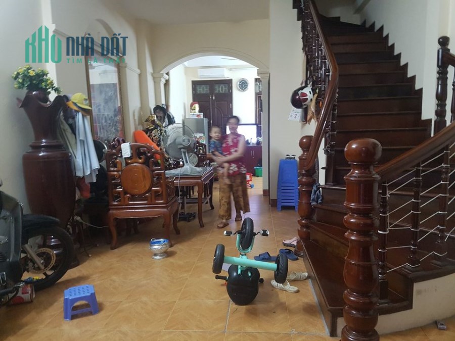 Bán nhà phố Lạc Long Quân, Bưởi,Tây Hồ, ô tô vào nhà, 50m2 x 5T, mt 4,3m, chỉ 11 tỷ