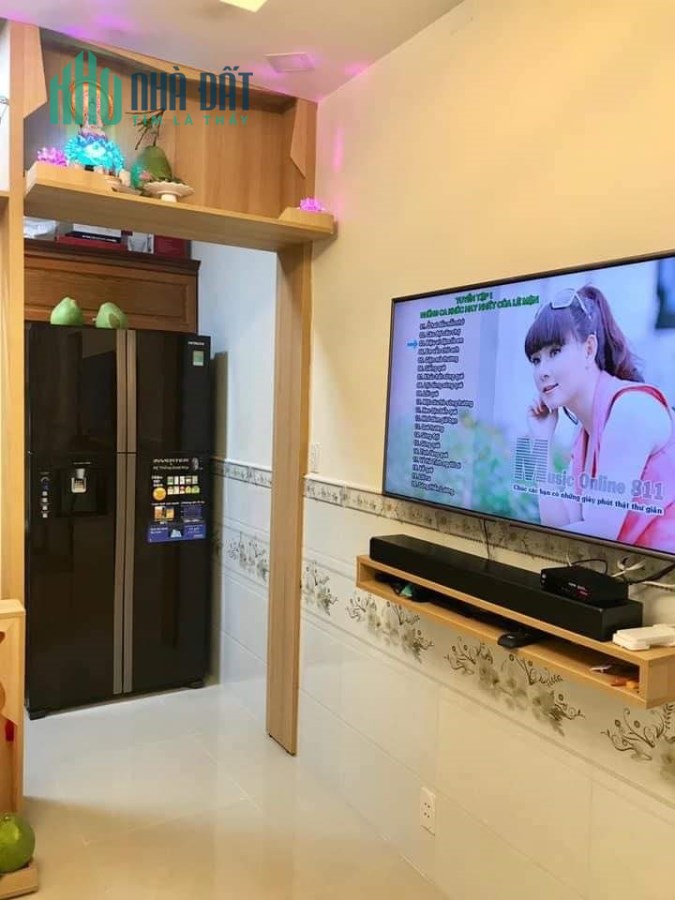Nhà rẻ hẻm xe hơi Quận 10 cho gia đình, 2 phòng ngủ giá chỉ 3.35 tỉ
