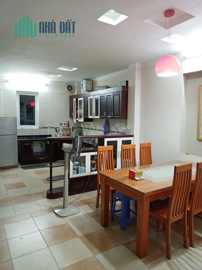 Nhà Cù Chính Lan-41m2- 5 tầng-lô góc-ôtô đỗ - 4,8 Tỷ