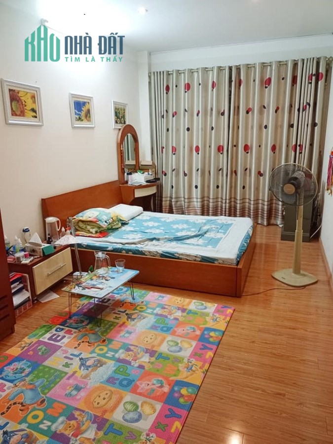 Nhà Cù Chính Lan-41m2- 5 tầng-lô góc-ôtô đỗ - 4,8 Tỷ