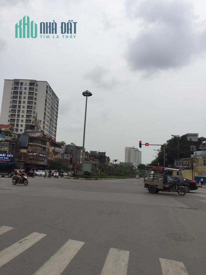 Bán nhà mặt phố Văn Cao, Ba Đình, kinh doanh siêu đẳng cấp, 117 m2, mt 5,3m, chỉ 35 tỷ