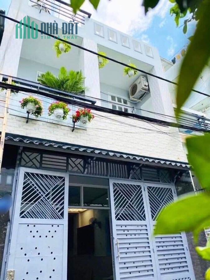 Bán nhà đẹp Cách Mạng Tháng Tám, P15, Quận 10, 30m2, chỉ 2.35 tỷ TL