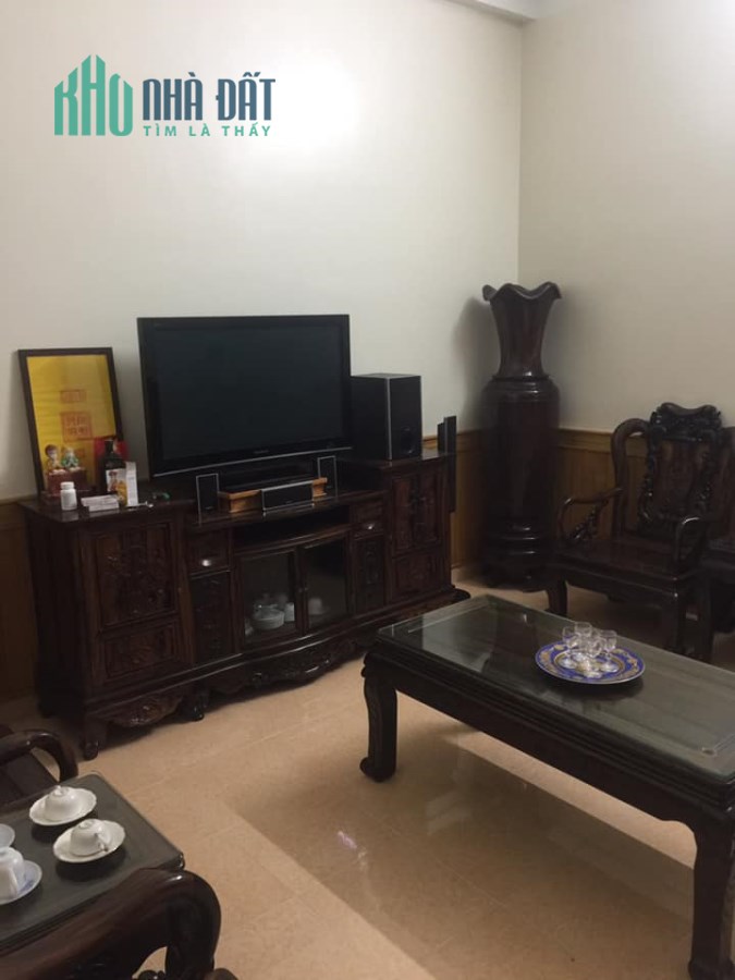Bán nhà mặt tiền 106 phố Hoàng Quốc Việt, kinh doanh đẳng cấp, 65m2 x 5t, chỉ 18.5 tỷ