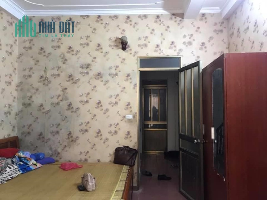 Nhà DT40M*4T – LÔ GÓC 2 MẶT THOÁNG – GIÁ QUÁ RẺ - Thông ngõ 135 Nguyễn Văn Cừ