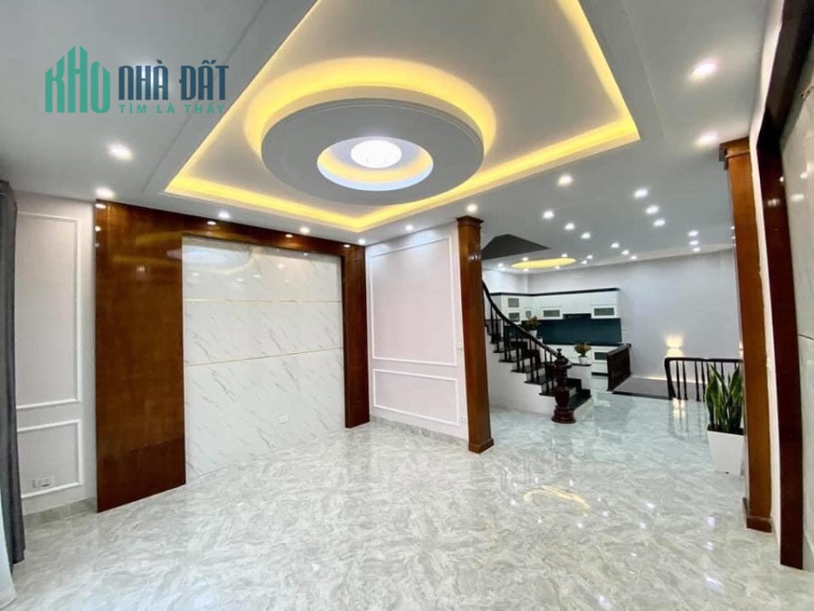 Vị Trí Đắc Địa Nhất Trung Tâm Q. Đống Đa, 120m2 x 7T, SĐCC, Mới Đẹp, 25 Tỷ.