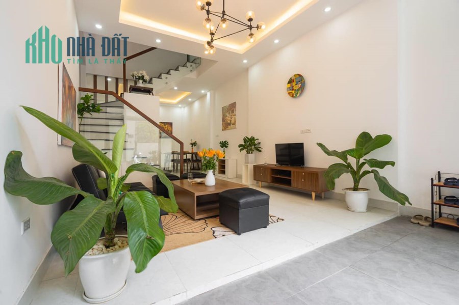 Siêu phẩm nhà phố Kim Ngưu, ô tô đỗ cửa, 70m2 x 5 tầng chỉ 5 tỷ 8. Liên hệ Luận: 0981381401