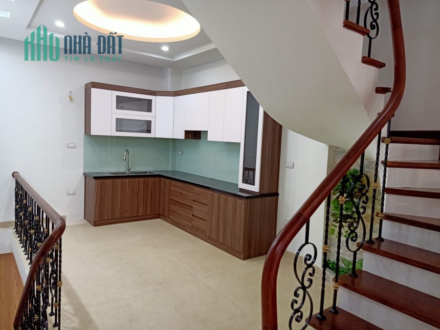 Nhà đẹp phố Giáp Nhất, ô tô đỗ cửa,sổ đỏ chính chủ,không có căn thứ hai.