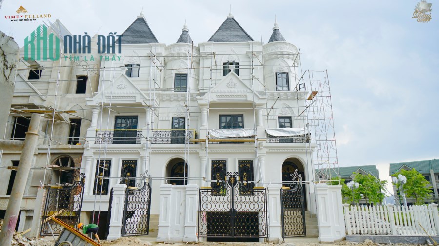 Bán Biệt thự lâu đài lô góc Tây Nam 271m2 giá 297tr/m2. LH 0949 367 188