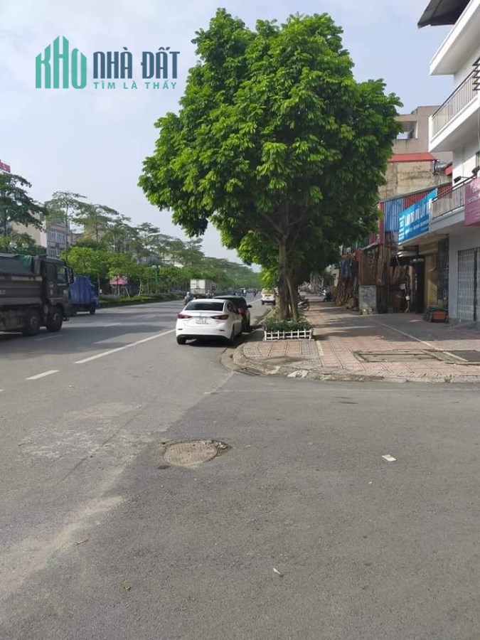 Bán đất Ngô Gia Tự ô tô đỗ cổng,35m,mt4m,giá 1,55 tỷ.Lh:0989126619.