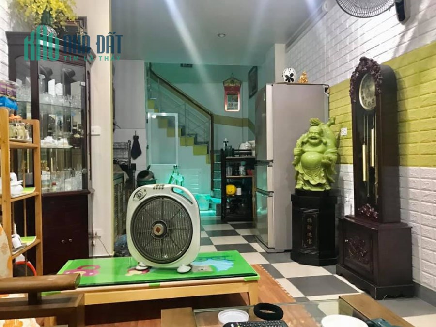 Bán nhà Nguyễn Văn Cừ,ô tô đỗ cửa,60m,5 tầng,mt 10m,giá 6,15 tỷ.Lh:0989126619.