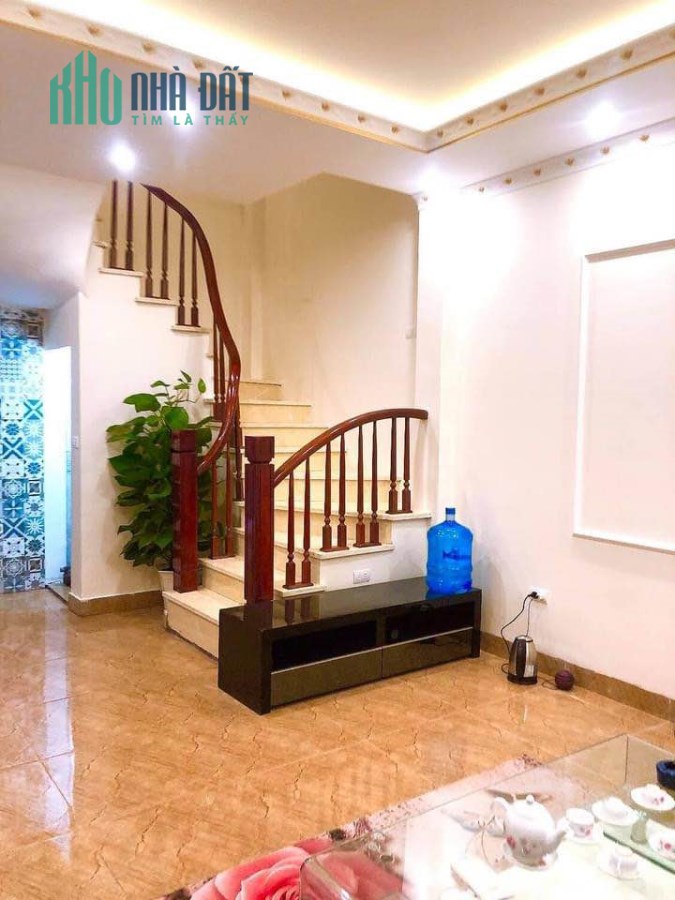 Bán gấp Trương định, ngõ nông, 30mx5T, 2.85 tỷ .