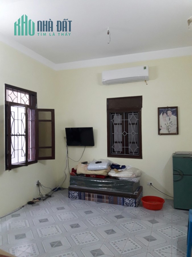 Nhà bán gấp phố Hoa Bằng Cầu Giây 3 mặt thoáng 58m2 Mặt tiền 5.5m Ô tô vào nhà.