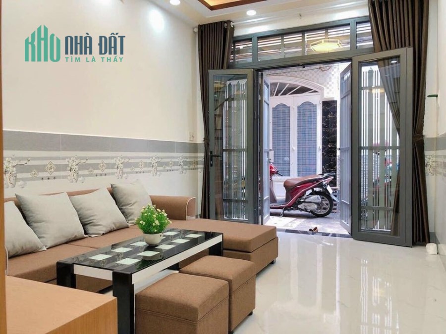 Nhà đẹp như tranh 45m2 Lạc Long Quân, 3 tầng giá  hời 5 tỷ 9