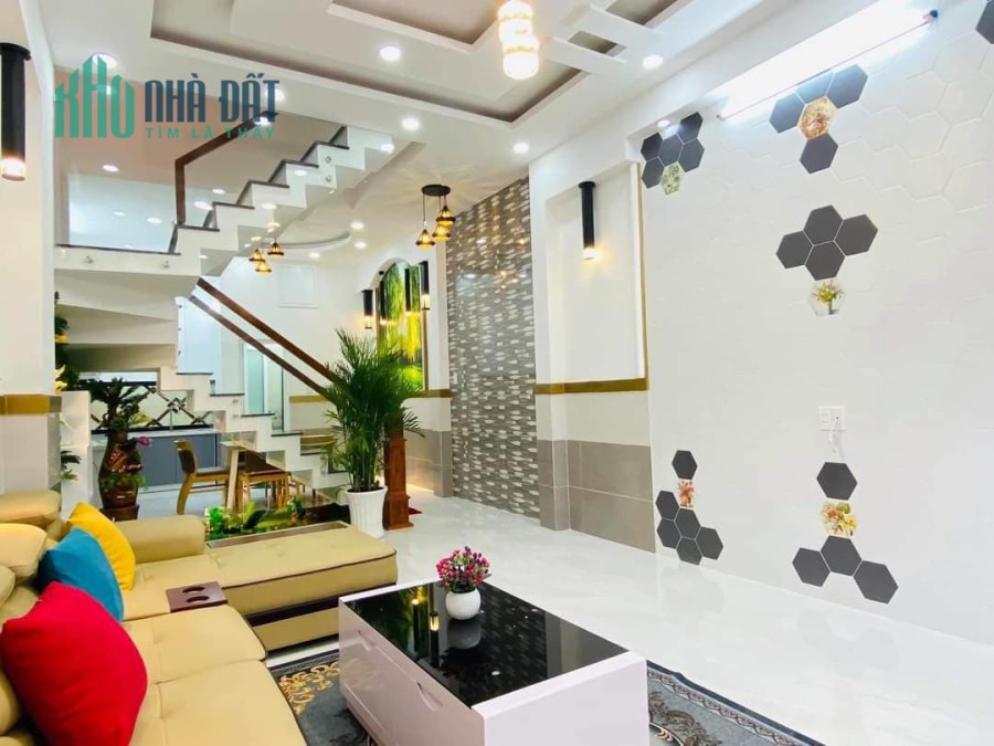 QUẬN 10 - CÁCH MẶT TIỀN HƠN 10M - NGANG 5.5M RẤT HIẾM - THÍCH HỢP XÂY MỚI