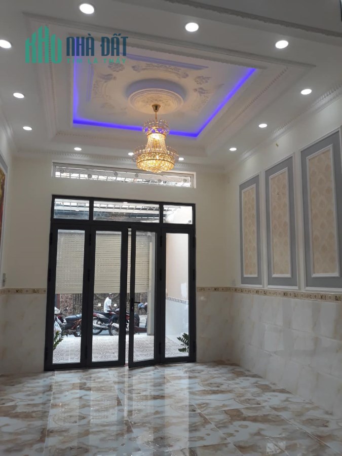 Cần tiền đầu tư bán gấp nhà 43m2 , ô tô qua nhà, phố Giáp Nhất.
