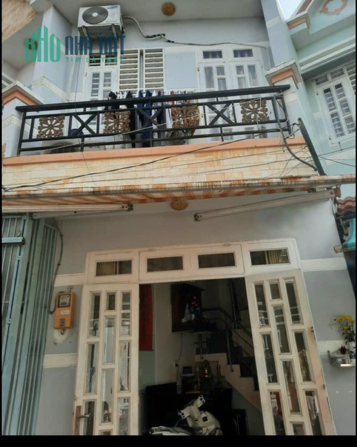 Cần bán gấp nhà Lạc Long Quân, P.8, Q.Tân Bình, DT42m2, chỉ 4tỷ8.