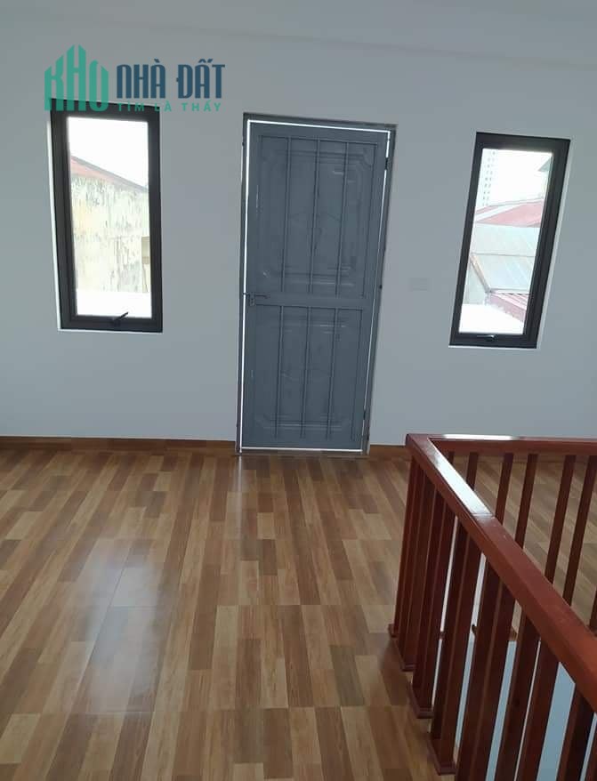 Bán Nhà Định Công Thượng 35m2, 5T, ngõ thoáng, gần chợ. Giá chỉ nhỉnh 2 tỷ.