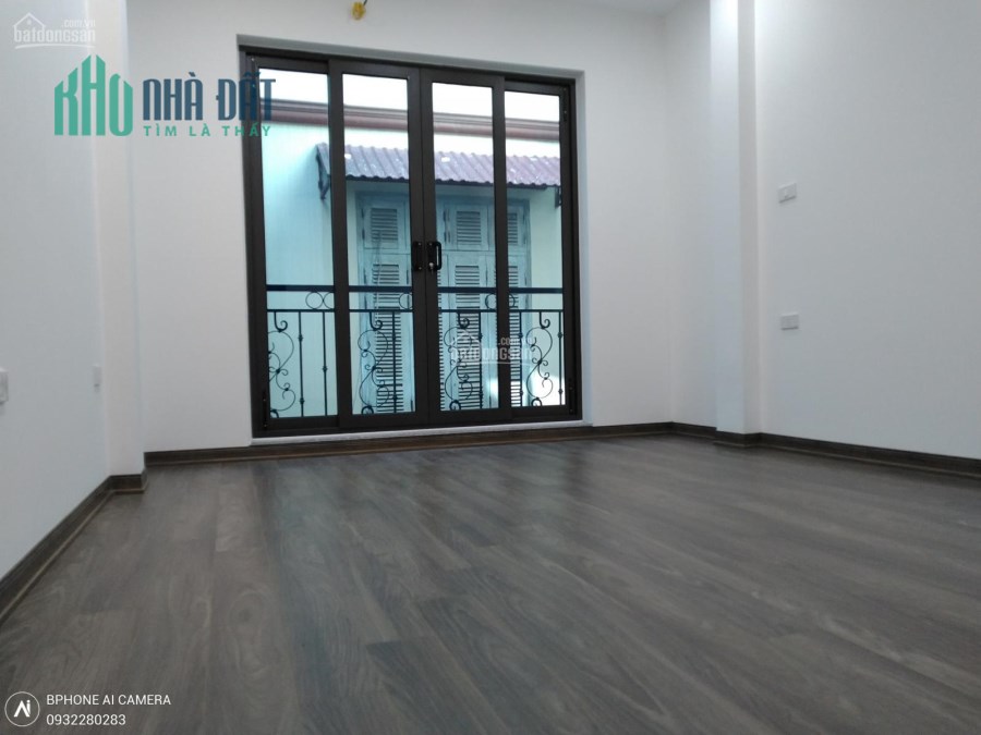 Bán nhà Phân Lô TRUNG KÍNH. DT40m2 x5 tầng, MT 5.7m, Gara ô tô. gần phố 20m. Giá 5.5 tỷ