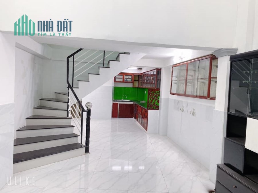 Bán Nhà Cho Thuê Homestay Nguyễn Duy Dương. 4 tầng 43m2. Chỉ 7 tỉ 5.
