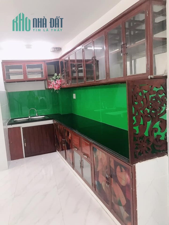 Bán Nhà Cho Thuê Homestay Nguyễn Duy Dương. 4 tầng 43m2. Chỉ 7 tỉ 5.