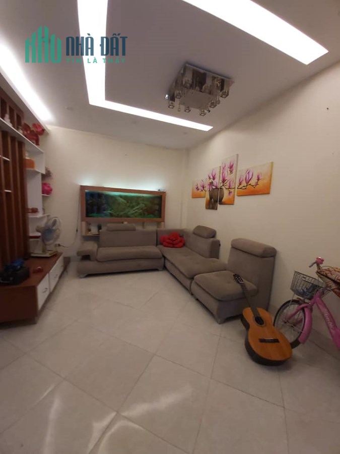 NHÀ ĐẸP – LONG BIÊN 32M2, 4 TẦNG, GIÁ CHỈ 2.5 TỶ, Ở LUÔN.