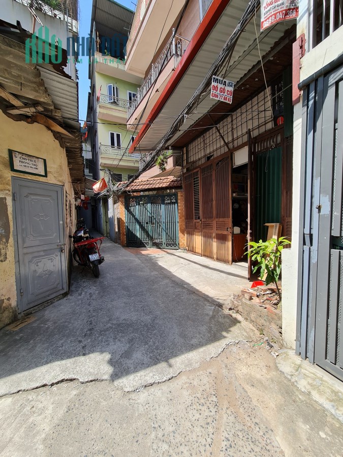 Bán nhà ngã tư Hồng Tiến-Nguyễn Văn Cừ,vị trí đẹp mở văn phòng,42m,5 tầng,3,55 tỷ.