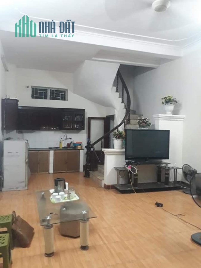 QUÁ RẺ - SIÊU HIẾM - ĐỨC GIANG 59M2, 4T, MT 5M, GIÁ CHỈ 2.4 TỶ, Ở LUÔN.