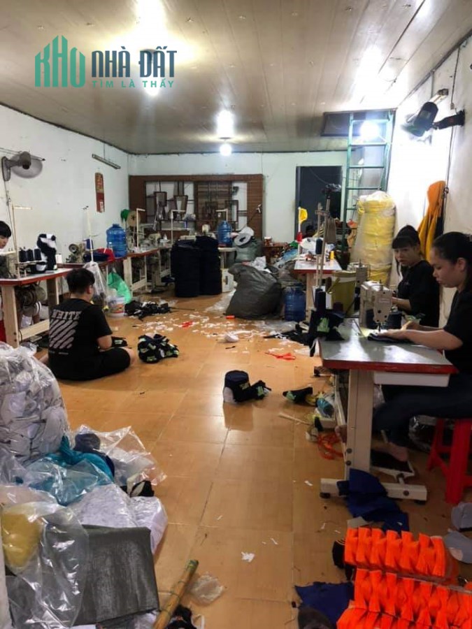Nhà bán gấp hẻm xe hơi, đường Trường Chinh, 40m2 , 3 tầng nở hậu nhà đẹp chỉ 2,9 tỷ, TL
