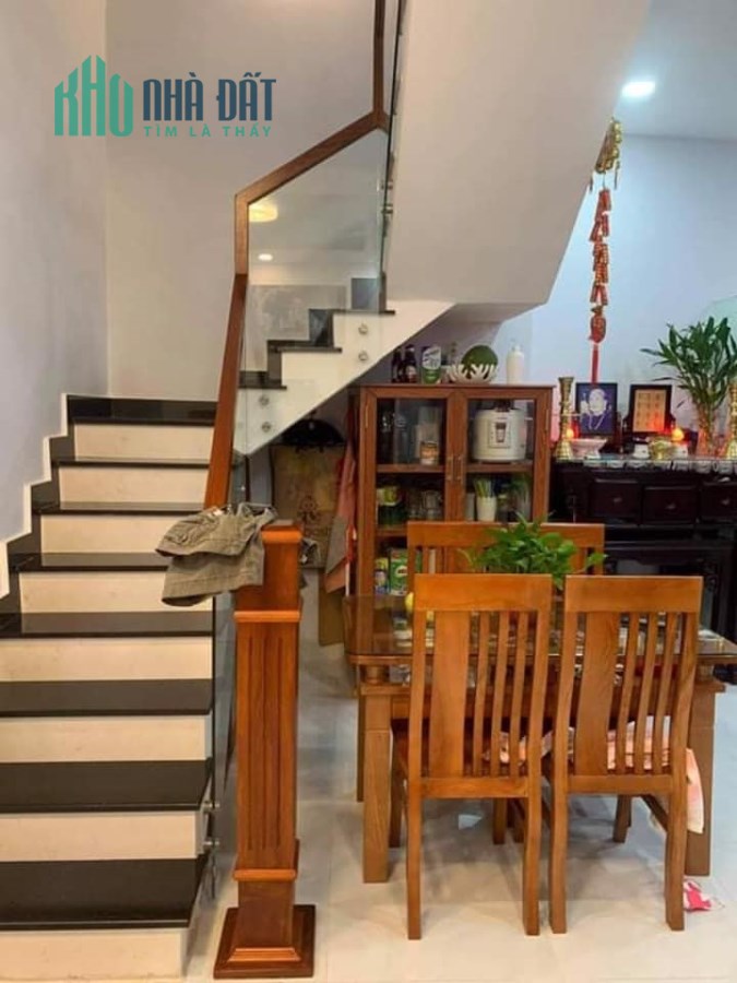 bán gấp 60m2, 3 tầng, 15m ra trường sa giá chỉ 7 tỷ 2