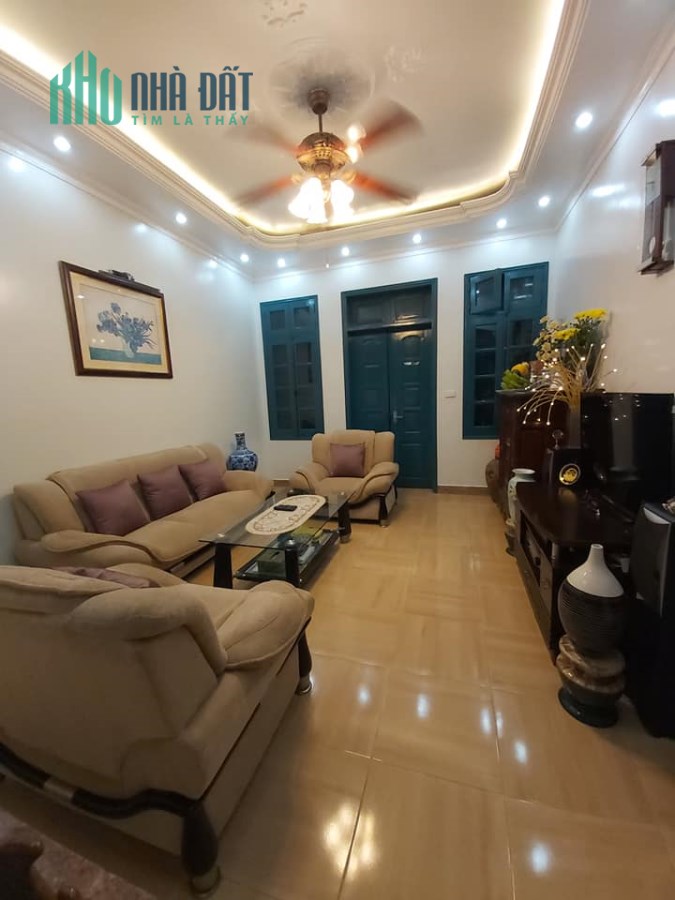 CẦN BÁN MẶT PHỐ ĐÊ TRẦN KHÁT CHÂN, HAI BÀ TRƯNG, 59m2 x 4T, CHỈ 8 TỶ, LH 0934626456.