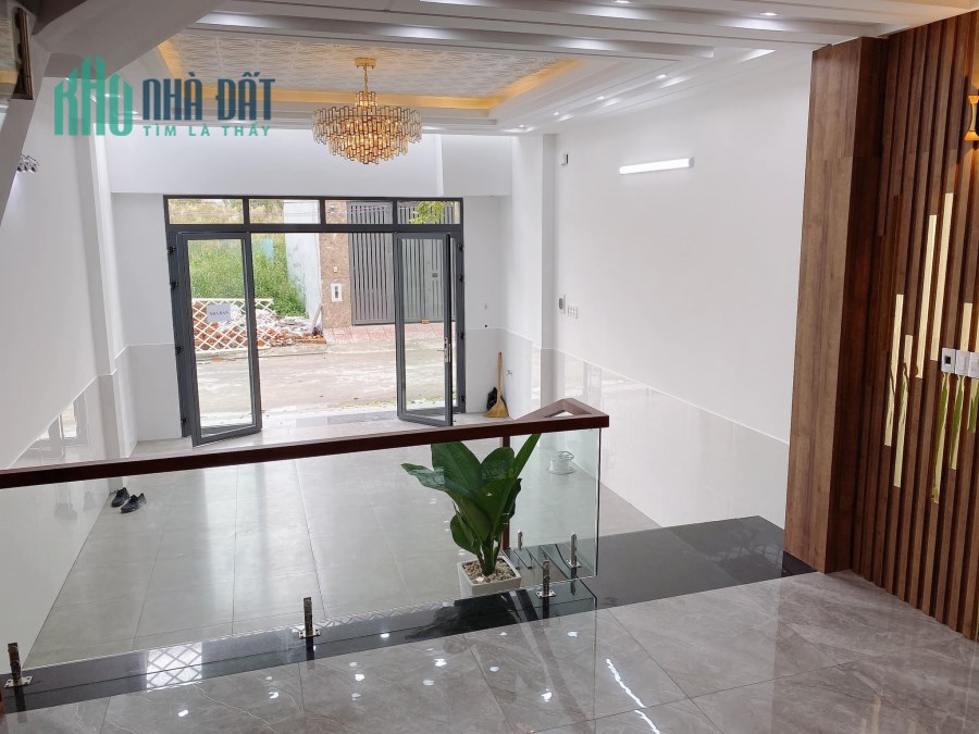 Bán nhà Thoại Ngọc Hầu, Tân Phú, hẻm xe tải, 40m2, 3.6 tỷ, 4 tầng hoàn công đầu năm