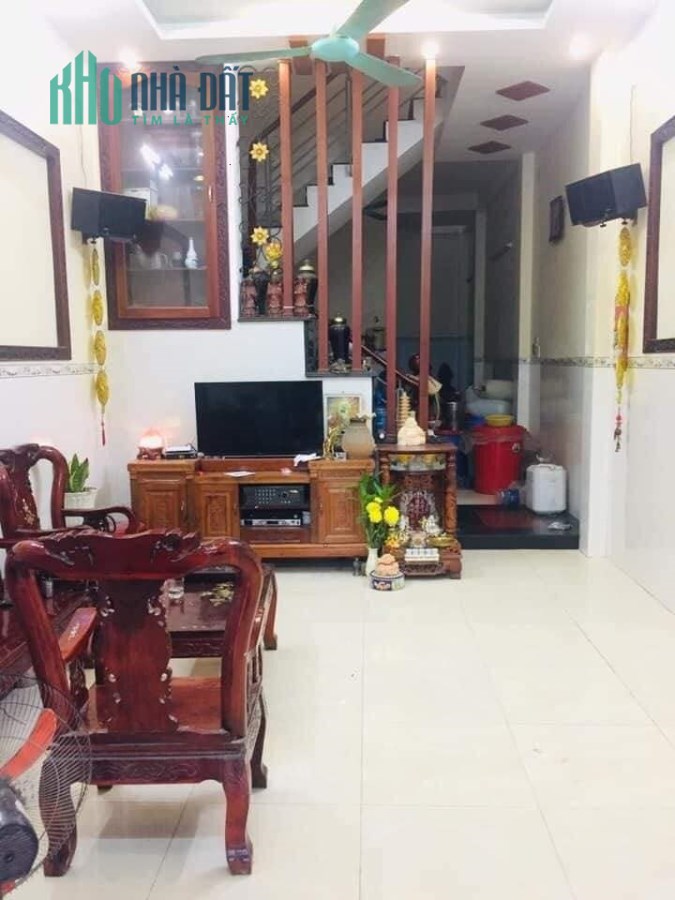 Bán gấp 60 m2 , 3 tầng, hẻm oto Phổ Quang giá chỉ 6 tỷ 5