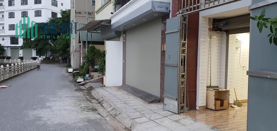 BÁN NHÀ NGUYỄN VĂN CỪ - GARA O TO - NHÀ ĐẸP- VIEW HỒ- ĐẲNG CẤP