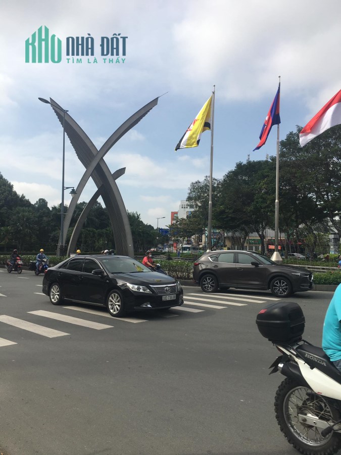 Mặt tiền kinh doanh phan đình giót ngang 10m thu nhập khủng chỉ 51 tỷ
