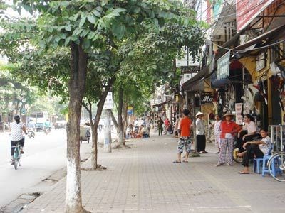 Bán nhà MP Hồ Tùng Mậu MT:8m-180m2,vỉa hè rộng 6m kinh doanh cực tốt