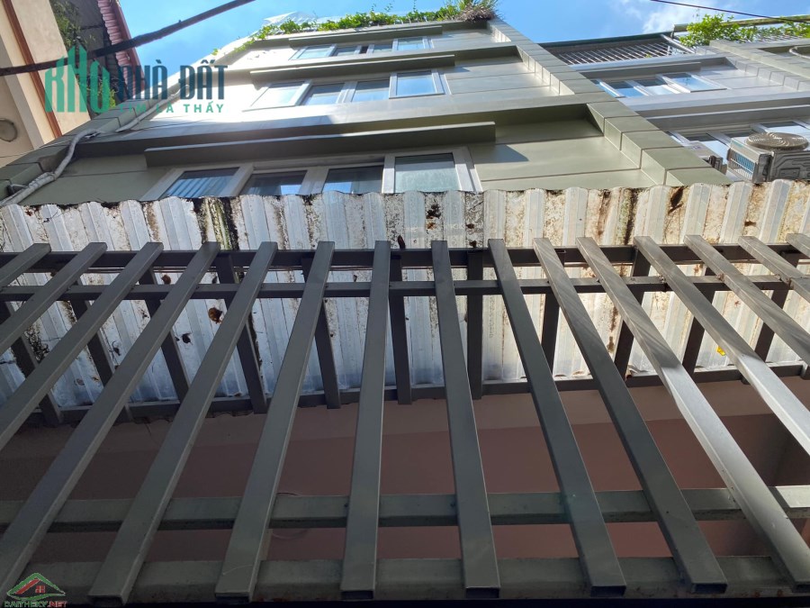 Bán nhà phố Trần Khát Chân,50m,5 tầng,4.5 tỷ.Lh:0989126619.