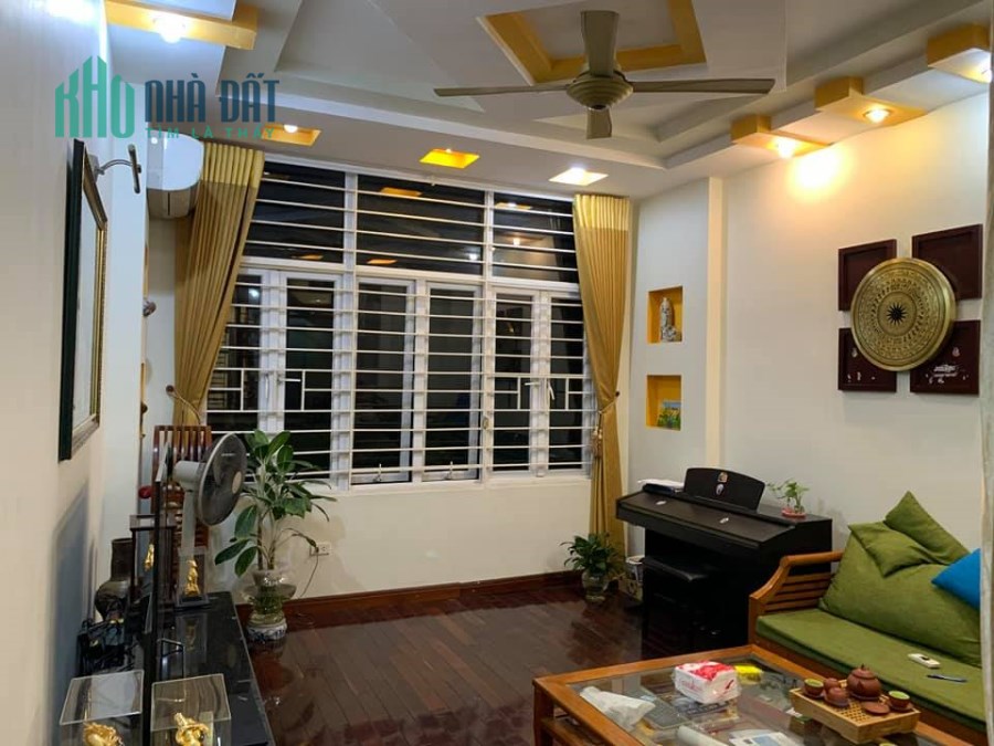 Bán nhà ngõ 252 Tây Sơn, 75m2, 4T, 4.6 tỷ. Gần hồ, ô tô sát nhà.