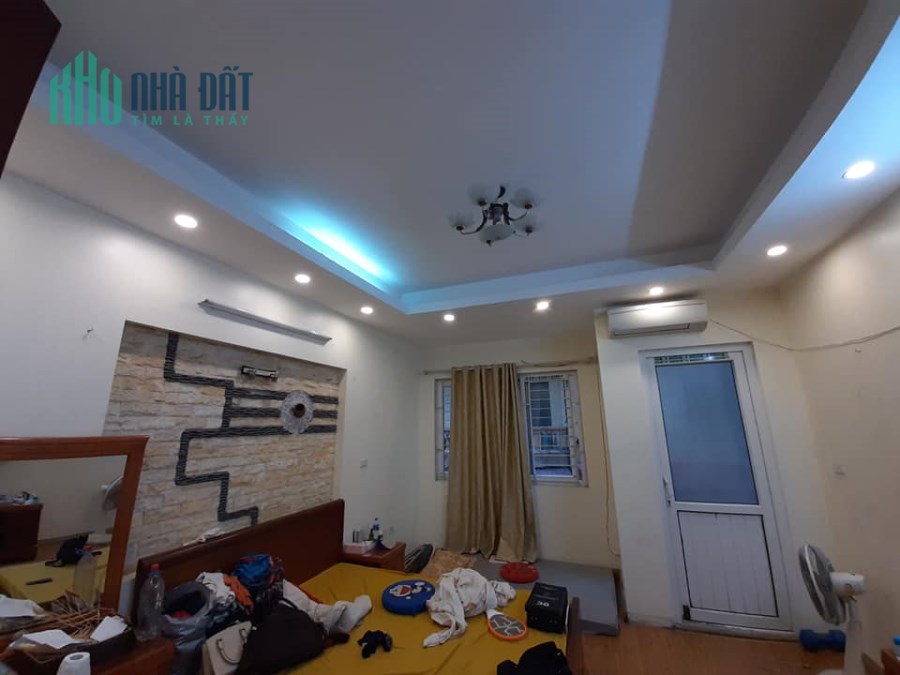 Bán nhà ngõ 252 Tây Sơn, 75m2, 4T, 4.6 tỷ. Gần hồ, ô tô sát nhà.