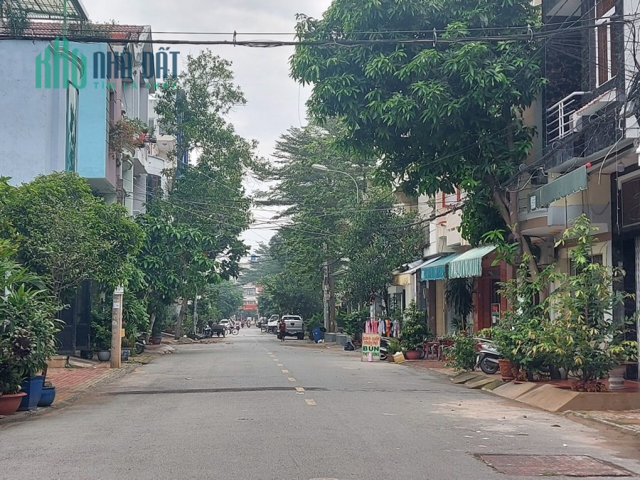 BANK BAO VAY NÊN CẦN BÁN GẤP 2CĂN NHÀ MẶT TIỀN ĐƯỜNG LỚN TẠI NGÃ TƯ GA GIÁ CHỈ 13,3TỶ