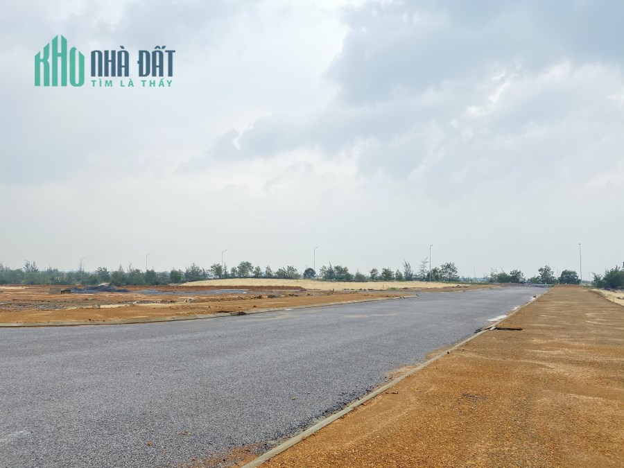 4.2tr/m2 đất có sổ ven biển Trung tâm hành chính Huyện Quảng Ninh