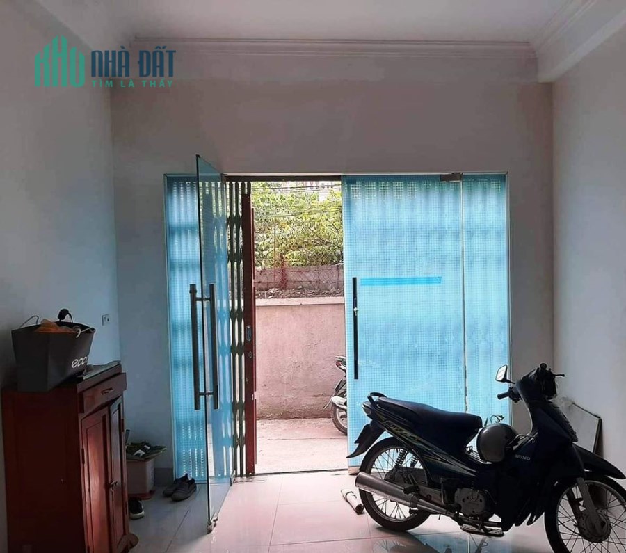 Bán nhà lô góc Ngõ 640 Nguyễn Văn Cừ Diện Tích 40m 4 tầng giá chỉ 2.8 tỷ.