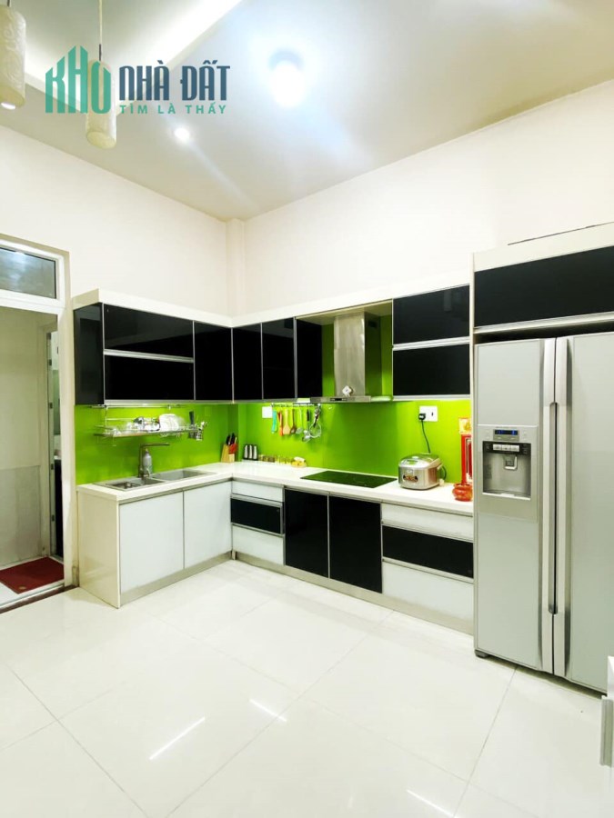Bán nhà hẻm nội bộ 766 Lạc Long Quân gần chợ Tân BÌNH dt:4x19 trệt 3 lầu giá 12.5 tỷ