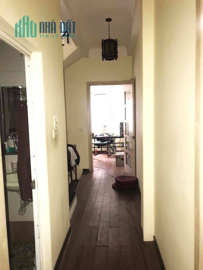 Bán gấp nhà Âu Cơ 34mx3T ngõ to ở ngay 2,5 tỷ
