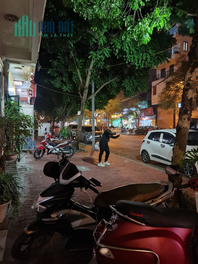 NHÀ MẶT PHỐ TRẠM, VỊ TRÍ TRUNG TÂM, KINH DOANH NGÀY ĐÊM. 85M, 4 TẦNG, GIÁ 15,8 TỶ.