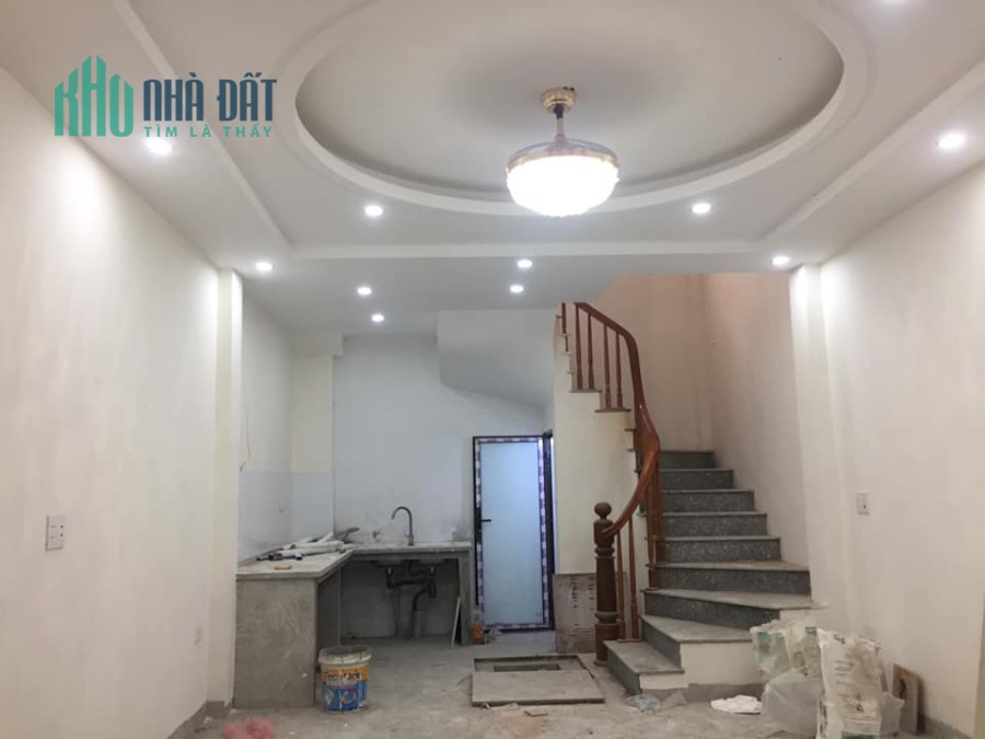 Bán nhà ở Nguyễn Văn Cừ, tặng nội thất 35m2 – 4T, lô góc, mới, đẹp, ở luôn giá nhỉnh 3 tỷ