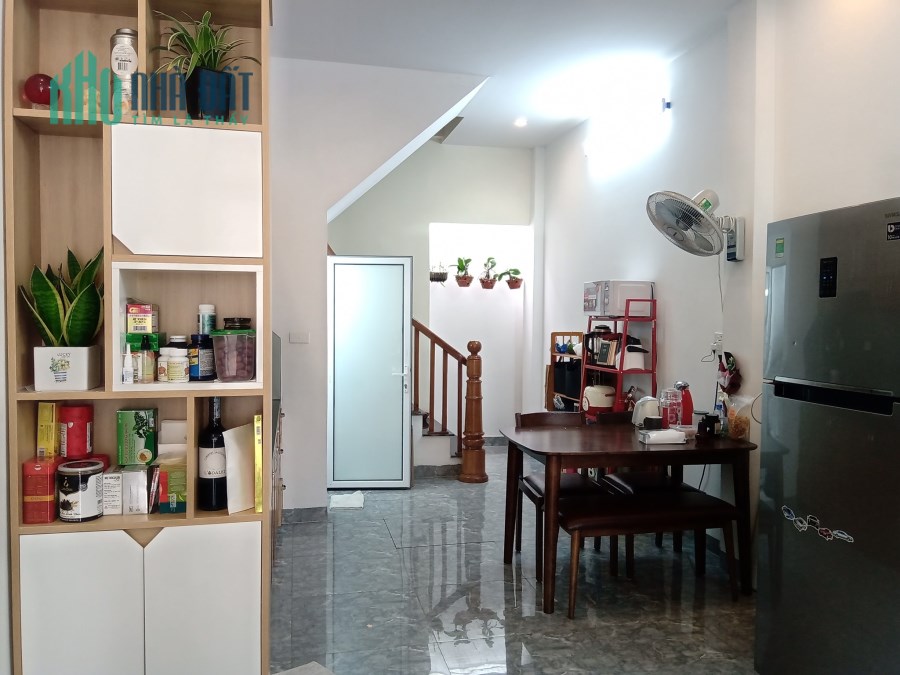 NHÀ GIÁ RẺ - ĐẸP MÊ HỒN – ĐƯỜNG BÁT KHỐI – LONG BIÊN – 32M2. GIÁ 2.2 TỶ.