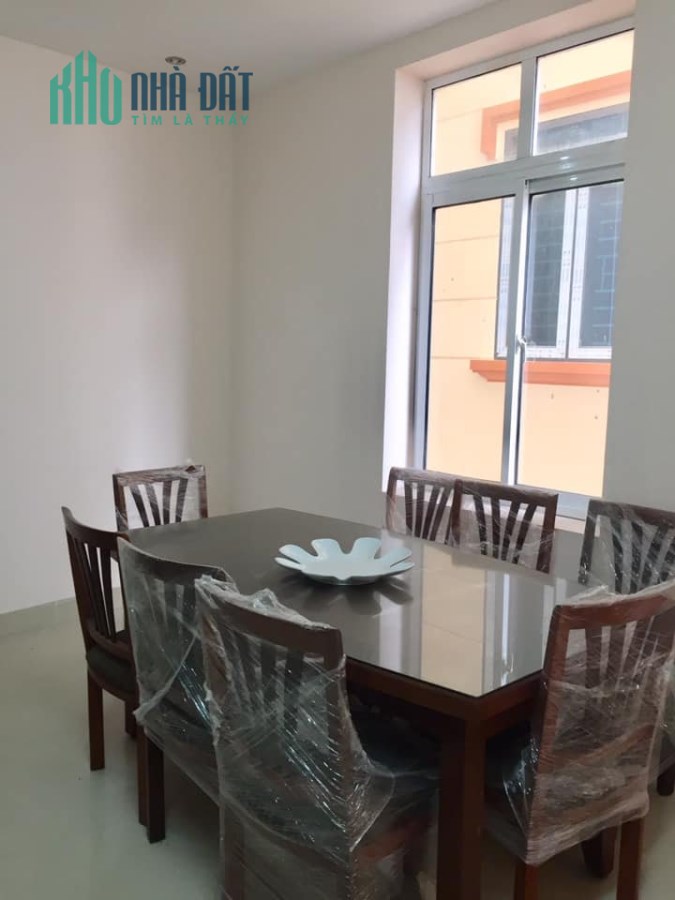 Bán nhà lô góc Lạc Long Quân 83.5m2 x 5 tầng
