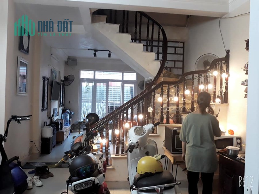 Bán nhà Trường Lâm,nhà 3 mặt thoáng ,gần phố,59 m,3 tầng,giá 3 tỷ.Lh:0989126619.