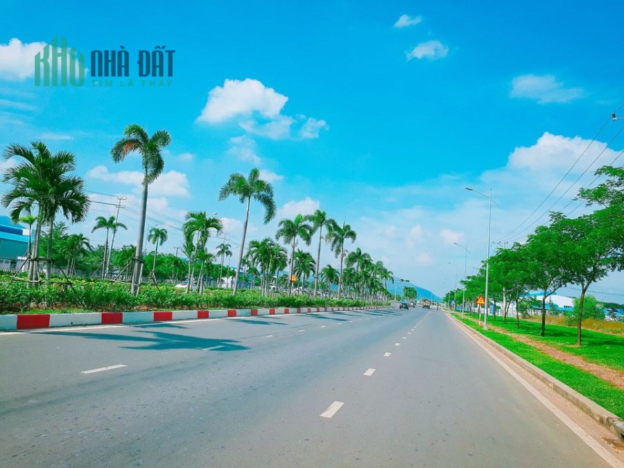 Chia tài sản, bán nhanh lô đất Phú Mỹ-Bà Rịa, MT đường 20m, 120m2 thổ cư, chỉ 800 triệu