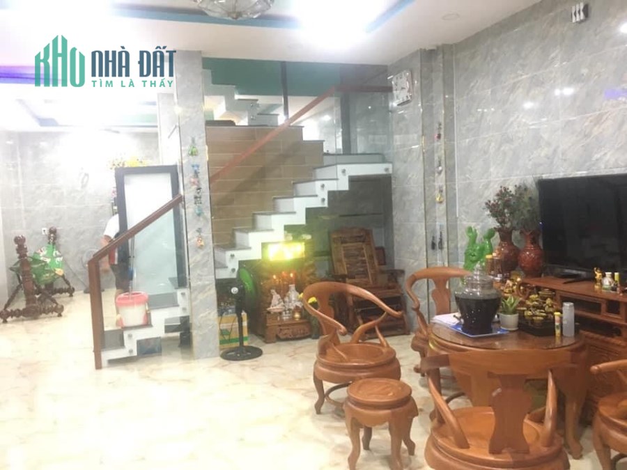 Bán nhà hẻm Nguyễn Sơn, Tân Phú, nhà mới đẹp, nội thất cao cấp, 6.7 tỷ, 0763801388.